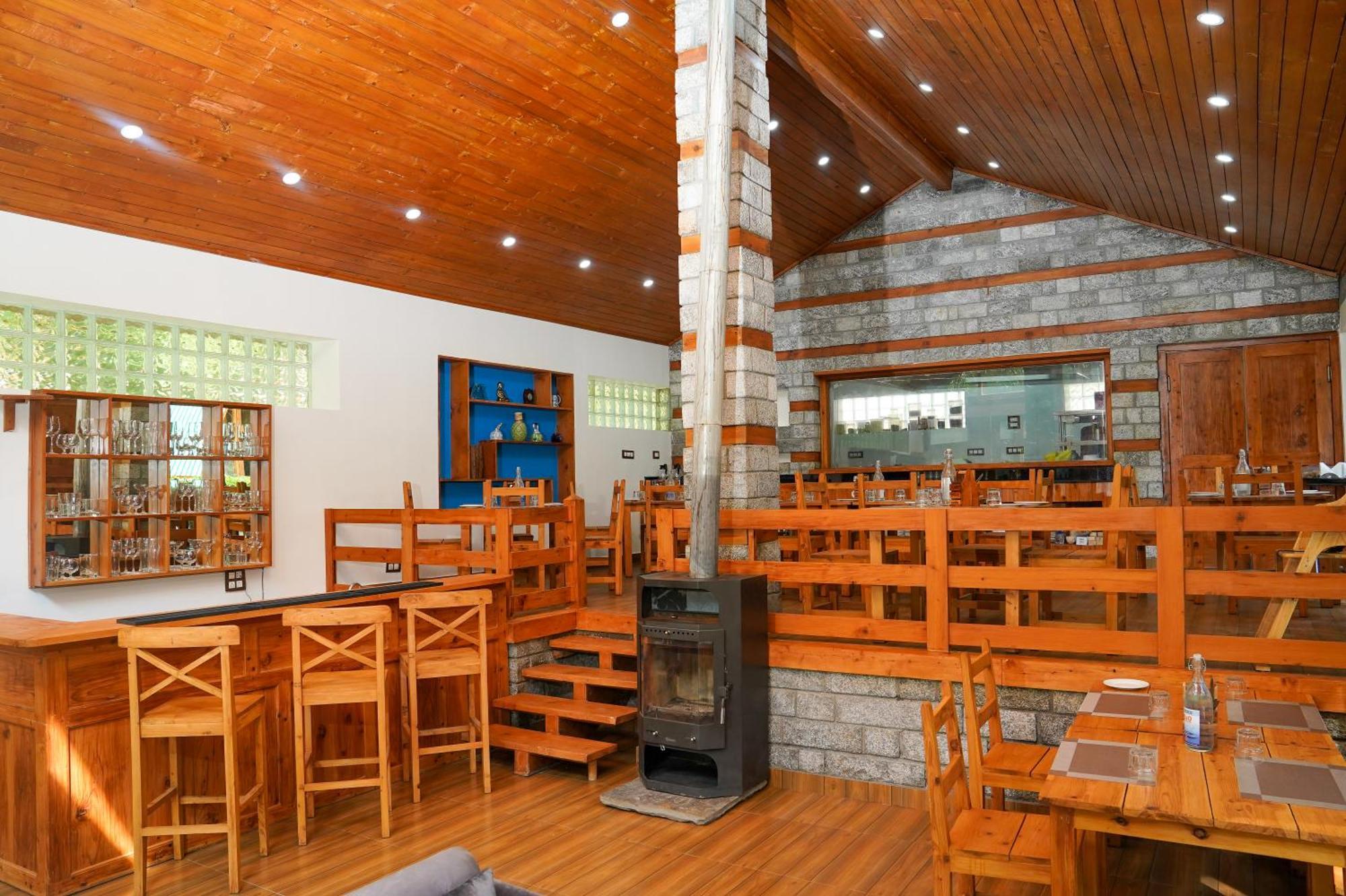 Готель Zone Connect By The Park, Manali Екстер'єр фото